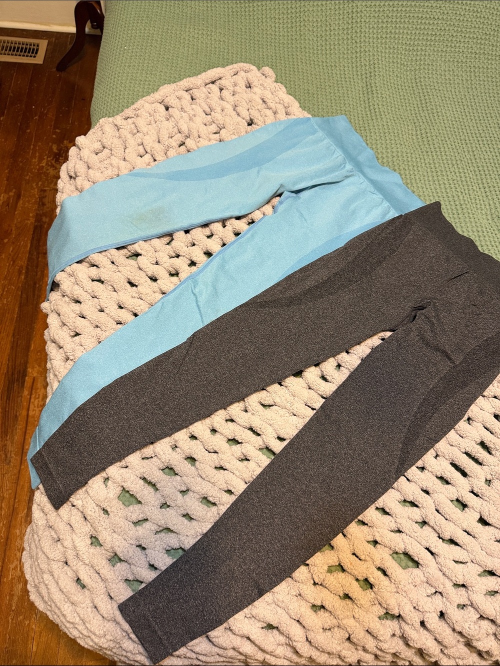 2 leggings size small
